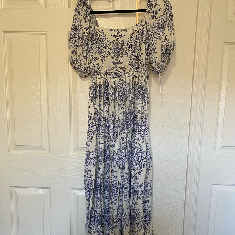 VICI blue + white maxi with puff sleeves